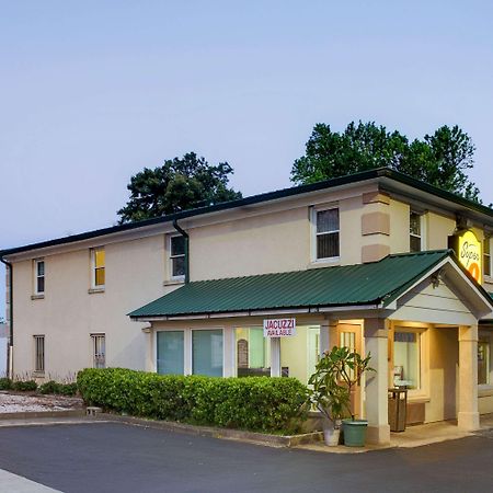 Super 8 By Wyndham Charlotte Downtown Area Motel Exterior foto