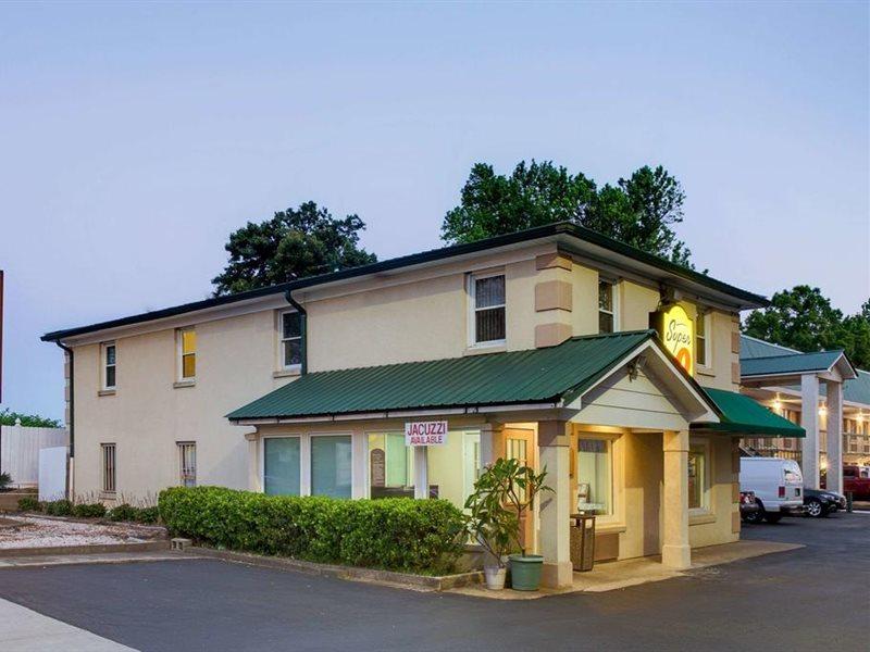 Super 8 By Wyndham Charlotte Downtown Area Motel Exterior foto